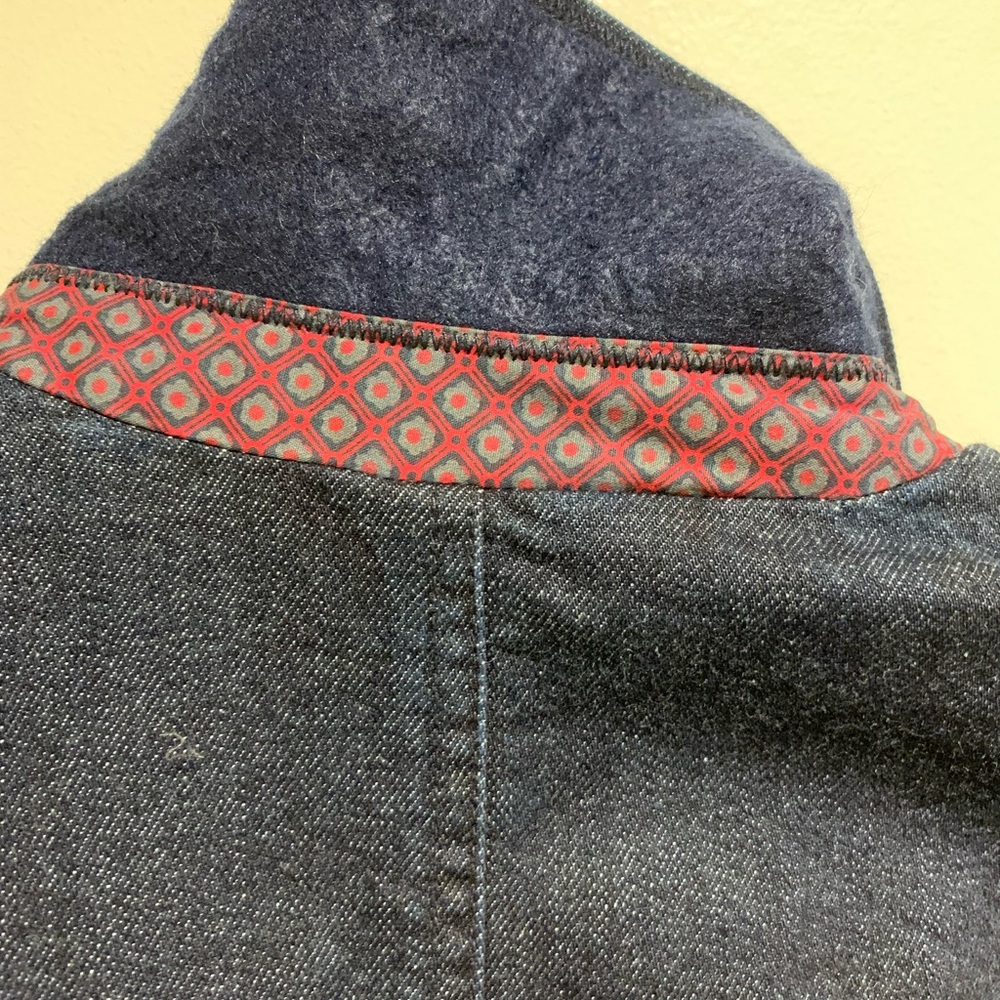 Blazer - Picture 4 of 4